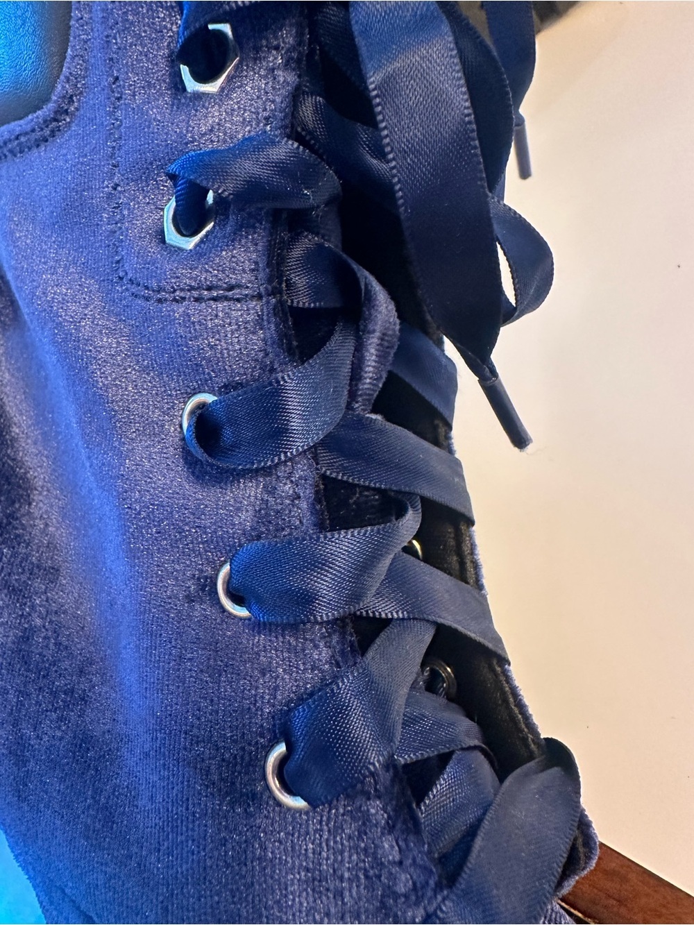 Steve Madden Navy Velvet Lace Up Block Heel Boots Size 9M - Picture 7 of 9